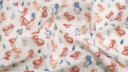 Bomuld Print Påskekyllinger Hvid med blå/pink/grøn