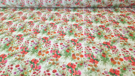 Blomstret Silke og Viskose