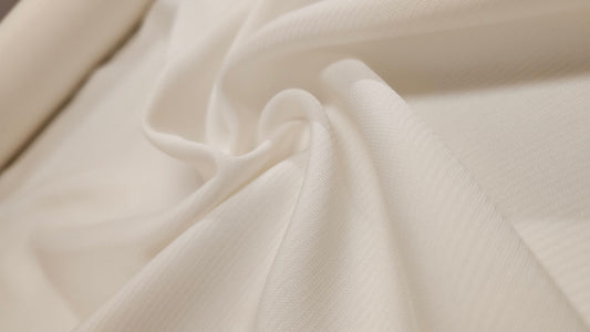 Silke Satin Ensfarvet Råhvid
