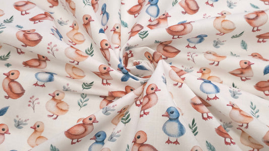 Bomuld Print Påskekyllinger Hvid med blå/pink/grøn